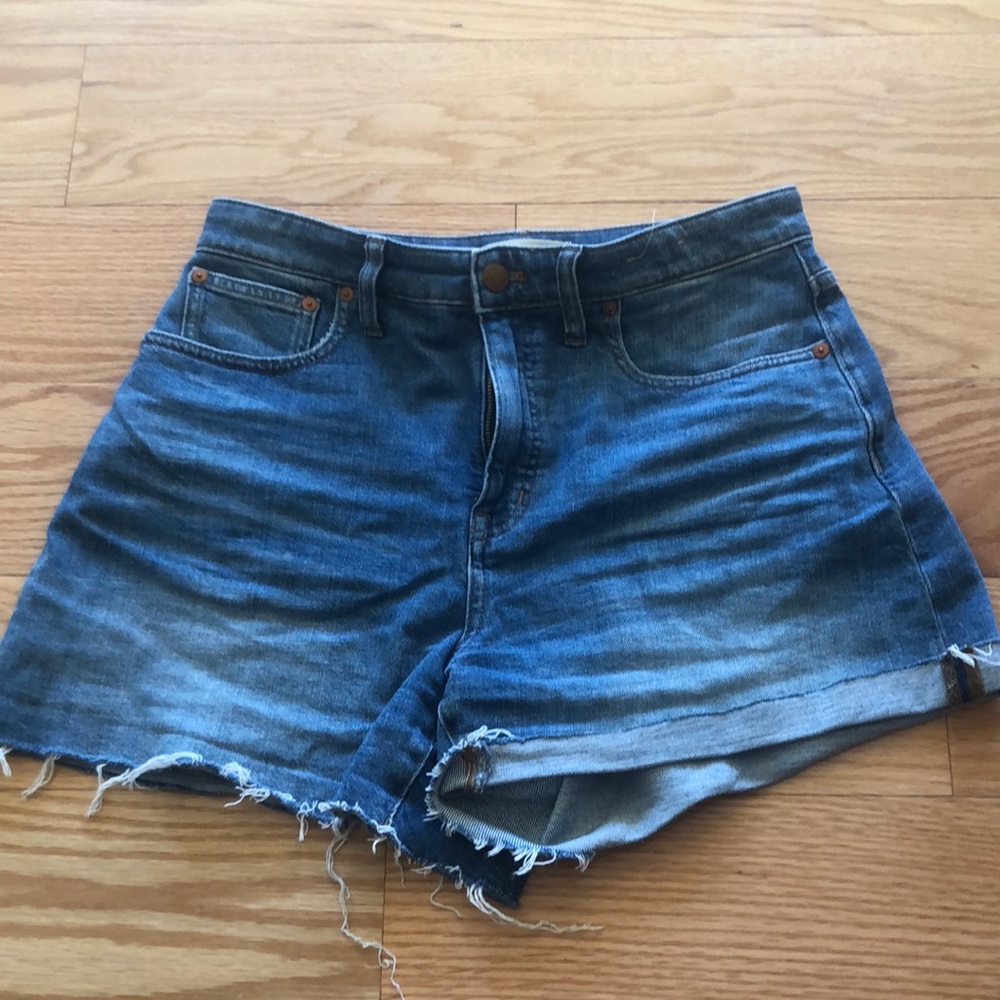 Madewell curvy high rise denim shorts, size 28